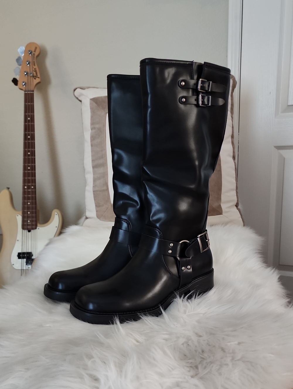 Dream Pairs Black Knee-High Buckle Moto Boots